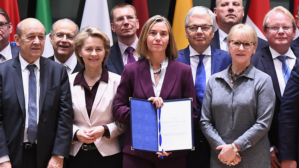 Außen- und VerteidigungsministerInnen der EU