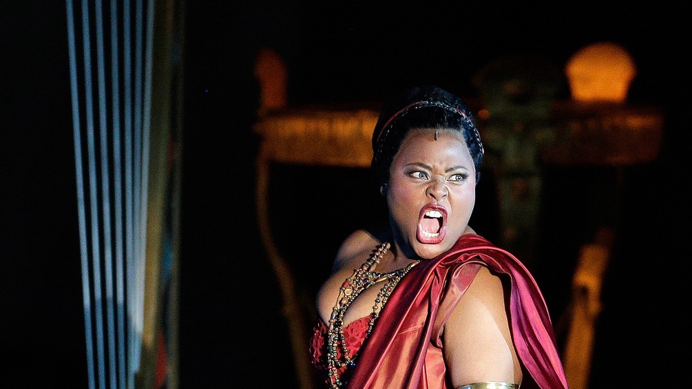 Yannick-Muriel Noah als "Aida"