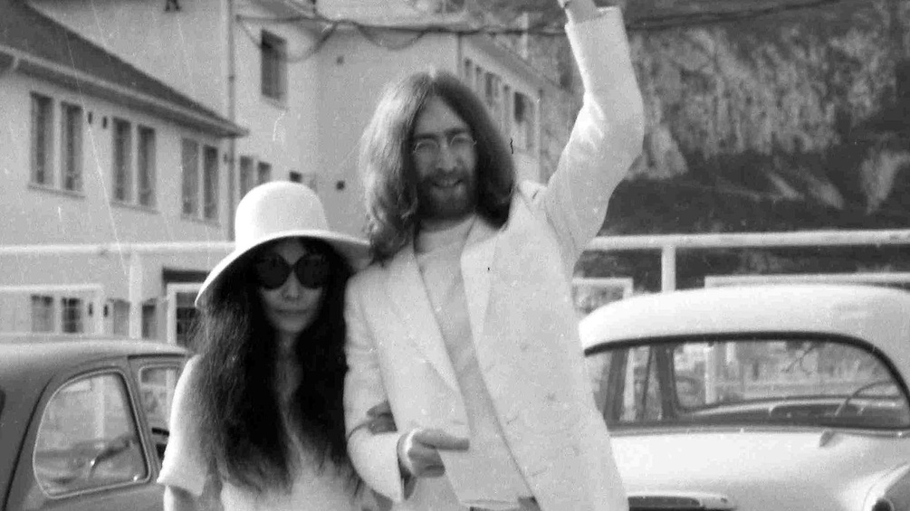 Yoko Ono und John Lennon 1969 in Gibraltar