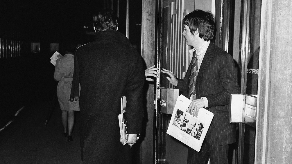 Die Beatles verlassen einen Club in Liverpool, 1967