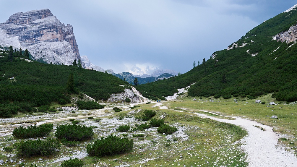 Steiniger Pfad in den Dolomiten