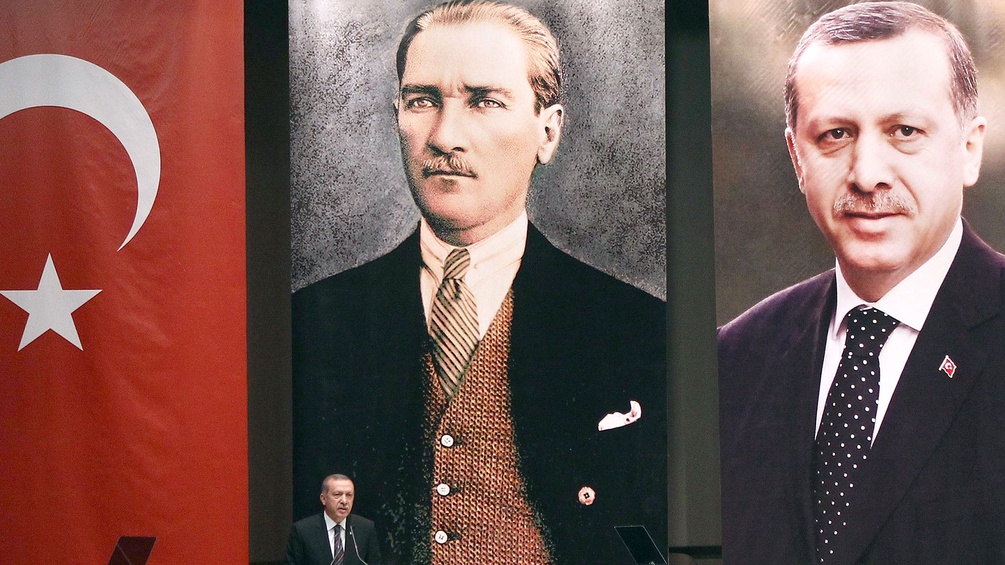 Recep Tayyip Erdogan und Atatürk-Poster