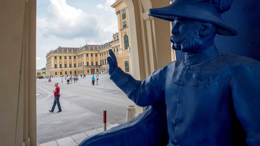 Schönbrunn und eine Kaiser-Franz-Joseph-Figur