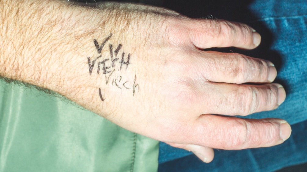VIECH auf Männerhand geschrieben