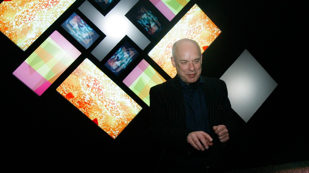 Brian Eno eröffnet seine Ausstellung "PRESENTISM: Time and Space In The Long Now" in Rom