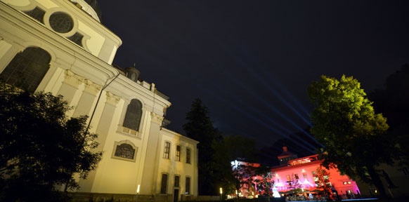 Kollegienkirche bei Nacht
