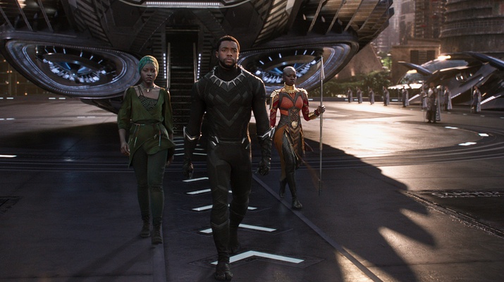 Nakia (Lupita Nyong'o), T'Challa/Black Panther (Chadwick Boseman) und Okoye (Danai Gurira).