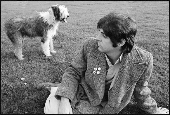Paul McCartney mit Hund Martha