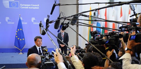 Matteo Renzi vor Journalisten