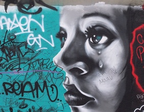 Weinende Frau, Graffiti