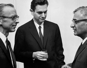 AP Robert W. Holley, Marshall W. Nirenberg und Har Gobind Khorana