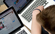 Zwei Laptops