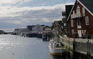 (c) ORF Lofoten-Henningsvaer