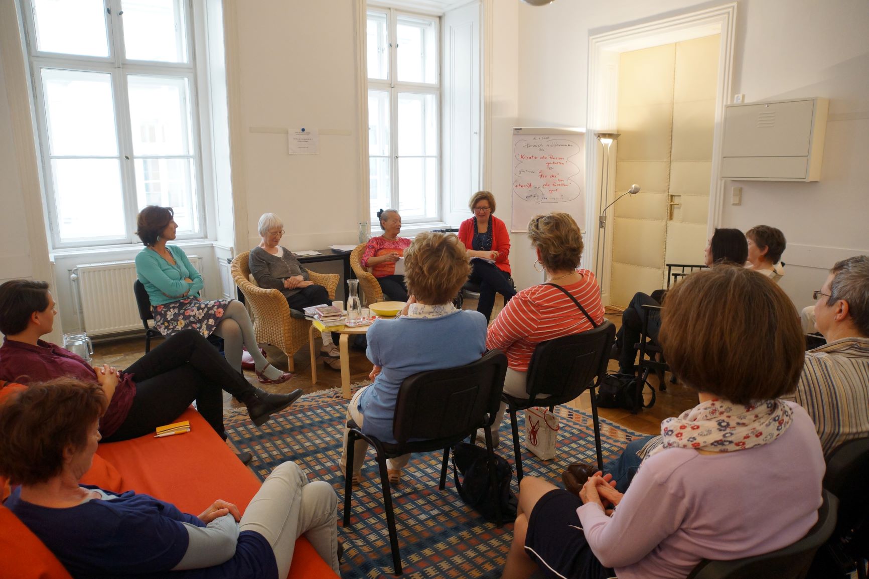Eine Diskussionsveranstaltung des Vereins mit vier Vortragenden und Publikum
