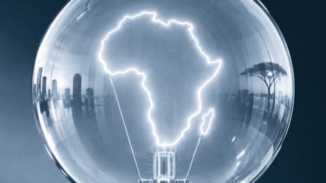 Eine Glühbirne deren Draht die Umrisse des afrikanischen Kontinents zeigt