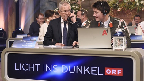 Alexander Van der Bellen bei Licht ins Dunkel