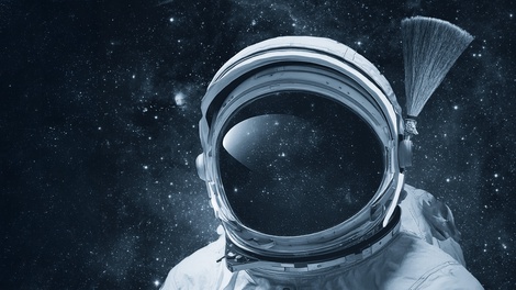 Astronaut mit Gamsbart am Helm