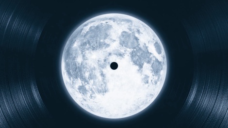 Schallplatte mit Mond