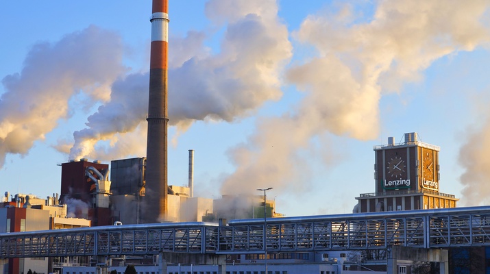 Rauchender Schlot, Lenzing