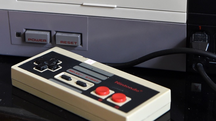 Alte Nintendo-Spielkonsole