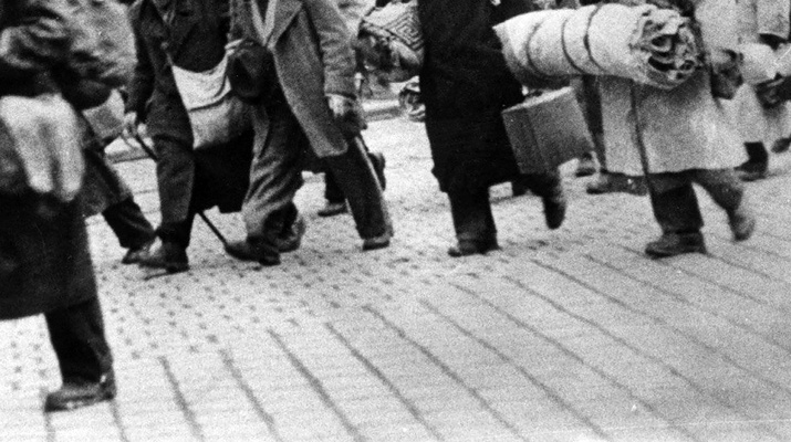 Menschen auf der Straße in Budapest, 1941