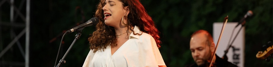 Júlia Kozáková und Band bei Glatt & Verkehrt 2026