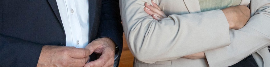 Oberkörper eines Mannes und einer Frau