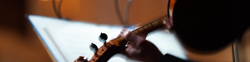 Violine und Notenständer