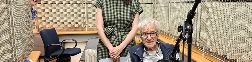 Aufnahmesituation "Marillenmassaker" mit Naemi Latzer und Klaus Höring - Hörspiel