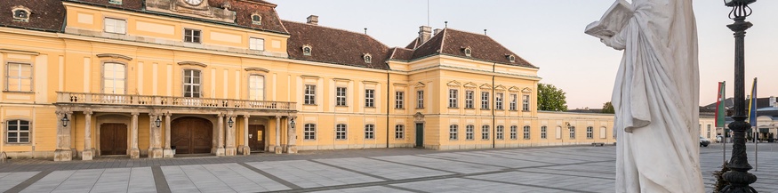 Laxenburger Schloßplatz