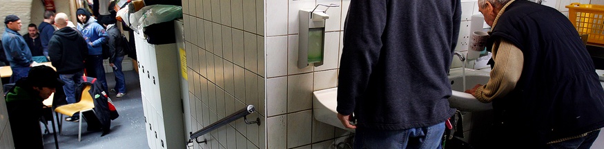 Menschen in der Gruft