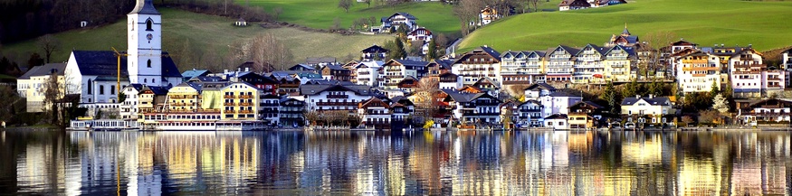 Ein Blick auf den Ort St. Wolfgang am Wolfgangsee in Oberösterreich