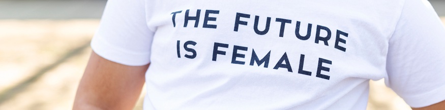 T-Shirt mit dem Aufdruck "The future is female"