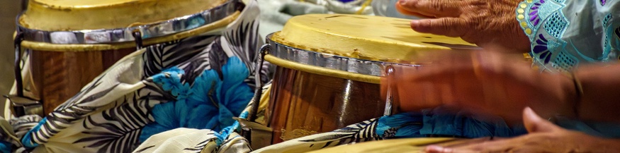 Trommelnde Sambamusiker
