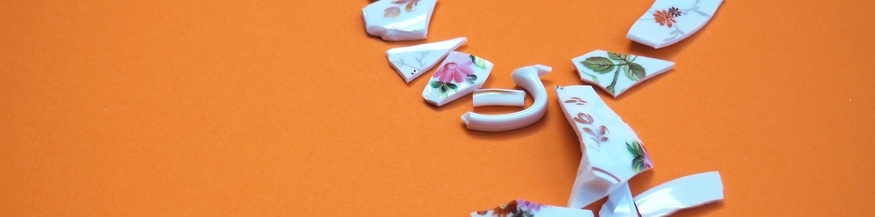 Scherben in Form des Weiblichkeitssymbols