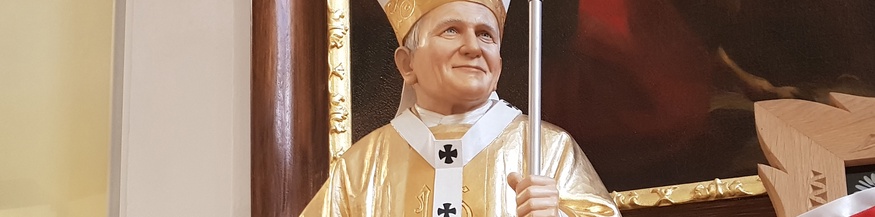 Eine Figur des Papstes.