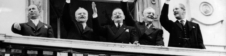 Archivbild: Die Außenminister der Staatsvertragsunterzeichnung am Balkon des Schlosses Belvedere