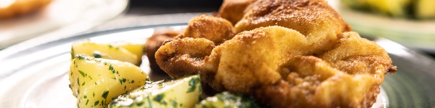 Wiener Schnitzel mit Petersilerdäpfel