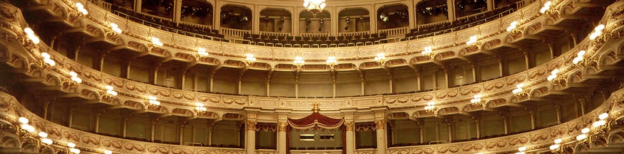 Zuschauerraum der Semperoper Dresden mit Königsloge