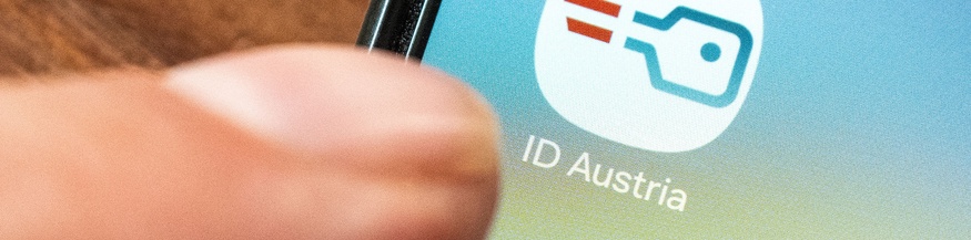 Finger zeigt auf das Icon der App "ID Austria"