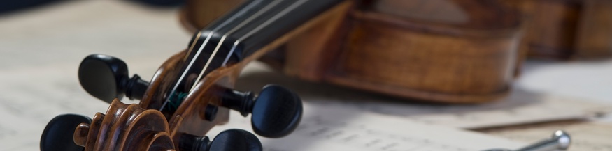 Violine mit Stimmgabel