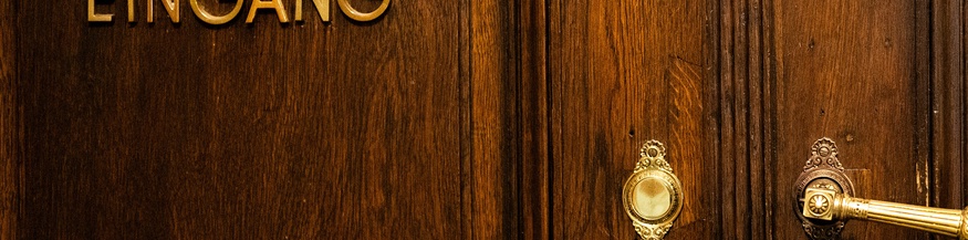 Wiener Landesgericht, Saaltüre