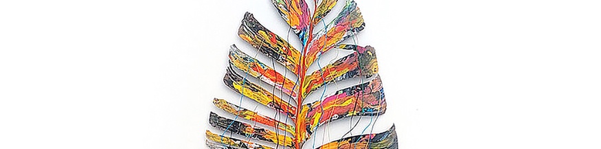   Blattscape No 357, 2024 | 60 x 140 cm | Bananenblatt, Musa sp., Acryl, Öl, Tusche, Garn (Ausschnitt)