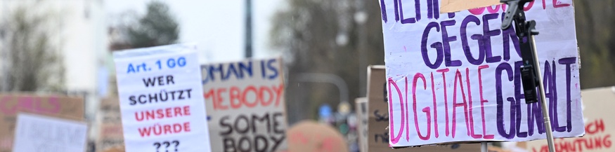 Demonstration gegen sexuelle und digitale Gewalt