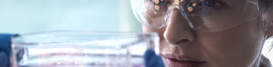 Wissenschaftlerin im Labor