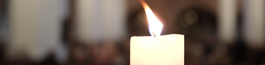 Kerze in einer Kirche