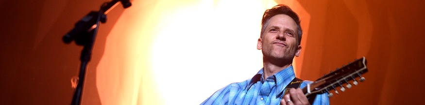 Joey Burns von Calexico, 2015