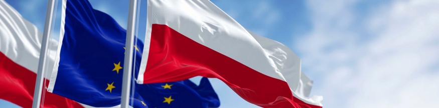 Polnische und EU-Fahne