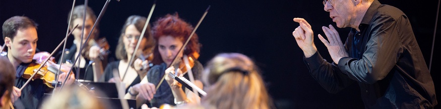 Alfredo Bernardini mit seinem Orchester Zefiro.