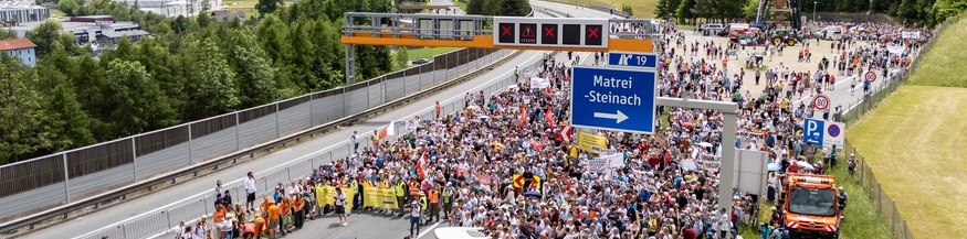 Übersicht auf die Protestkundgebung auf der A13 Brennerautobahn, Mai 2026
